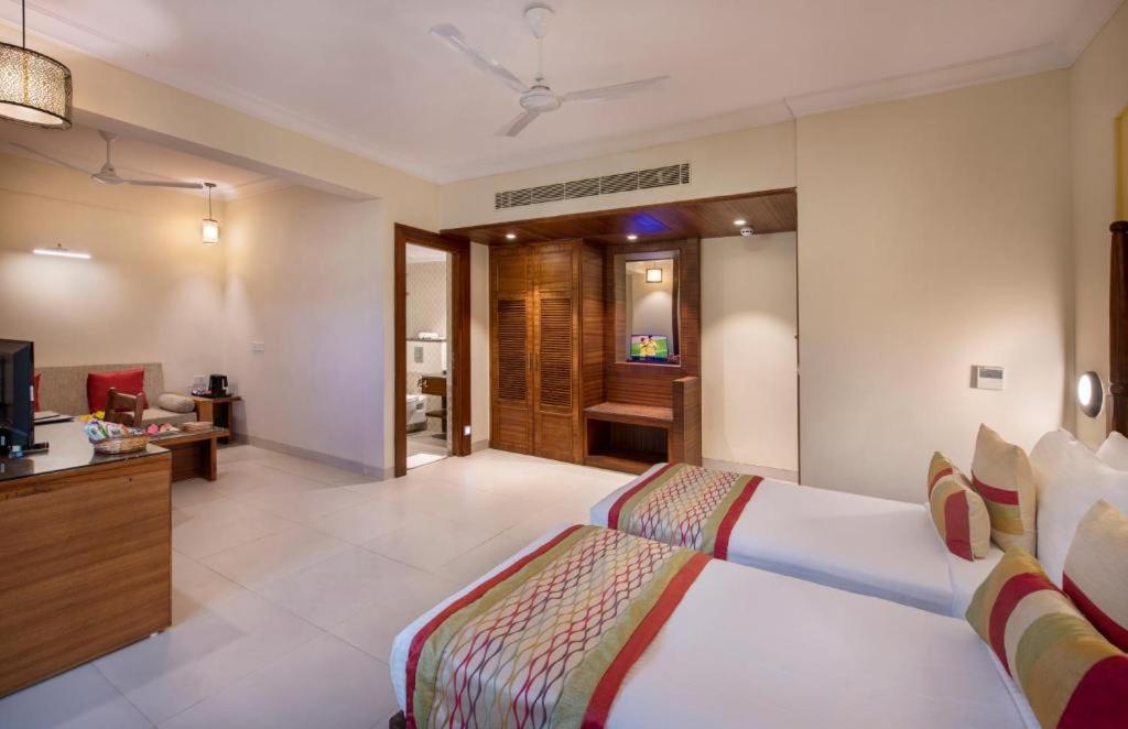 Sea Breeze Max Resort & Spa Madgao Buitenkant foto