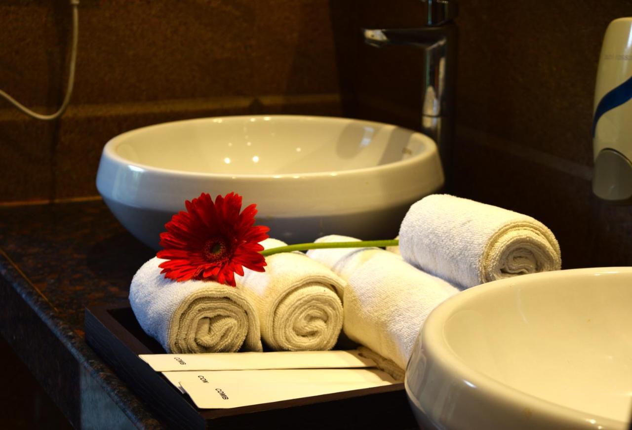 Sea Breeze Max Resort & Spa Madgao Buitenkant foto