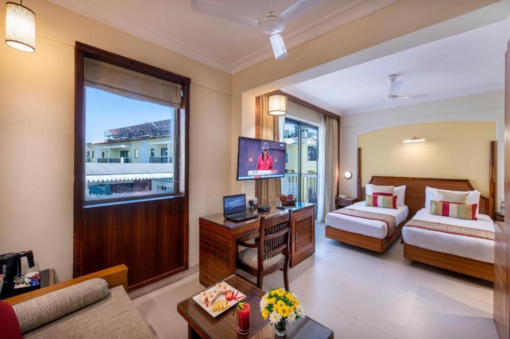 Sea Breeze Max Resort & Spa Madgao Buitenkant foto