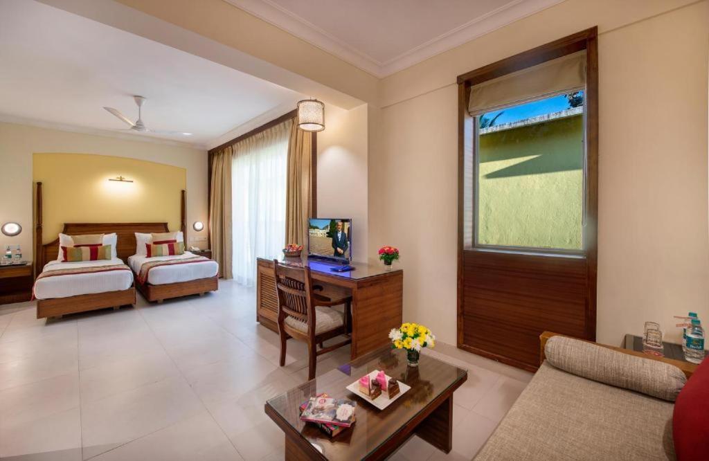 Sea Breeze Max Resort & Spa Madgao Buitenkant foto